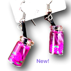 NWT Exclusively Fancy Acrylic Purple Drink Creative Earrings